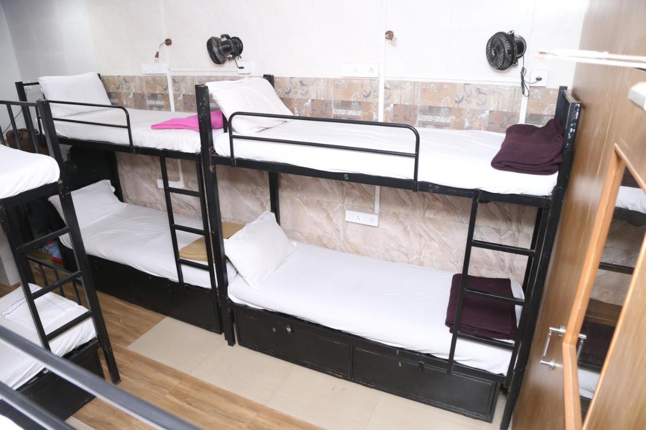 New Super Dormitory Bombaim Exterior foto